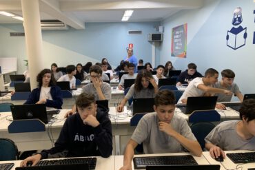 Laboratório de Matemática na Era Digital: Plataforma Pense + | Simuladores Matemáticos