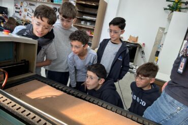 4º ano | Educação Financeira e Fabricação Digital – Cofre na corte a laser!